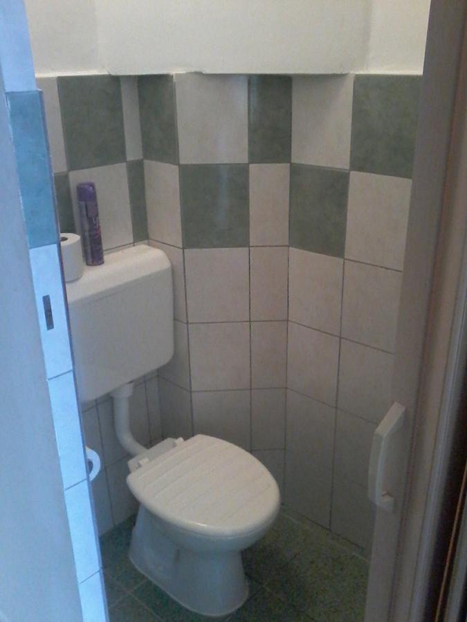 Grill Terasz Etterem Es Szallashely Мезёкёвешд Экстерьер фото