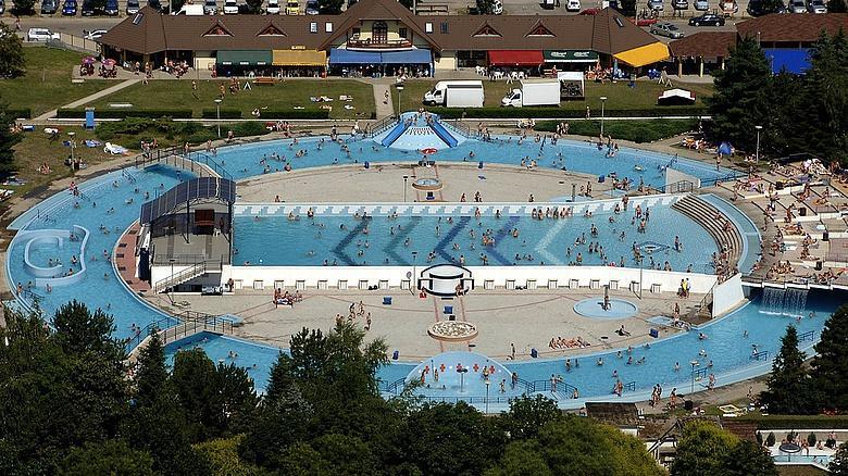 Grill Terasz Etterem Es Szallashely Мезёкёвешд Экстерьер фото