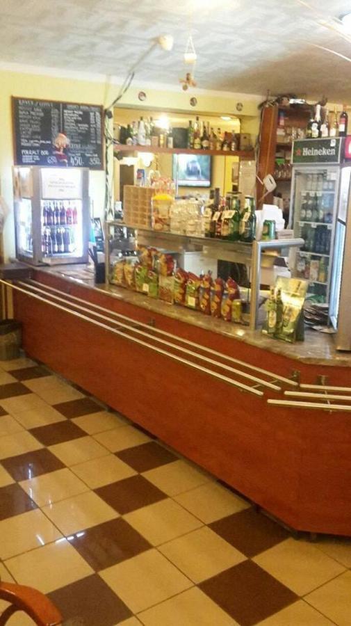 Grill Terasz Etterem Es Szallashely Мезёкёвешд Экстерьер фото